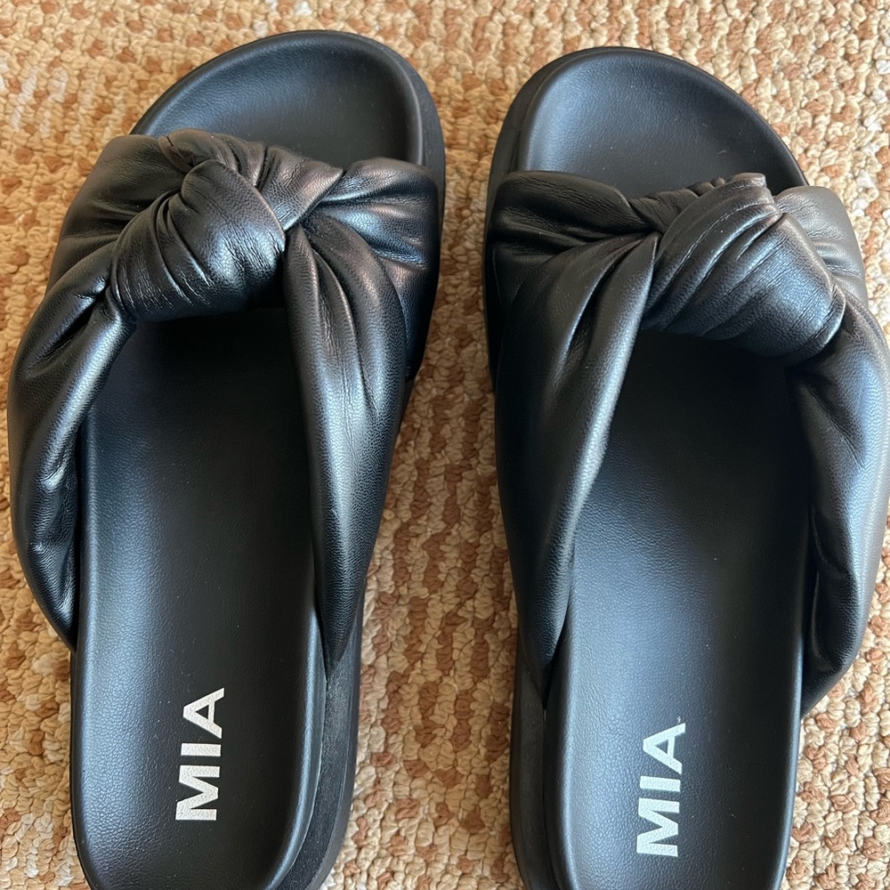 MIA Black Knotted Slide Sandals
